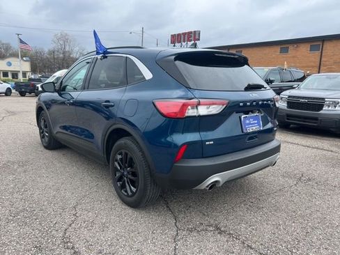 Certified 2020 Ford Escape SE image 26