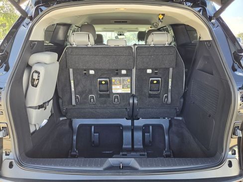 Used 2026 Toyota Sienna XLE FWD image 31