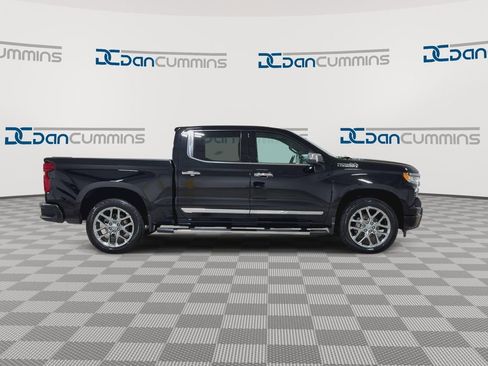 Used 2024 Chevrolet Silverado 1500 High Country w/ Technology Package AWD/4WD image 2