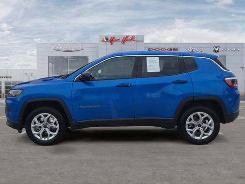 Used 2025 Jeep Compass Sport AWD/4WD image 2