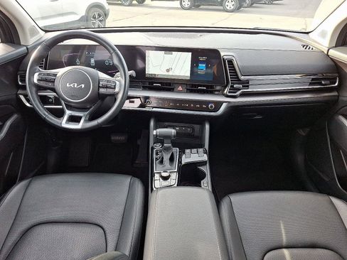 Used 2025 Kia Sportage EX w/ Premium Package image 11
