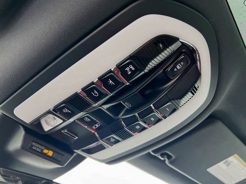 New 2026 Porsche Macan S image 14