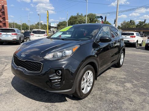 Used 2017 Kia Sportage LX AWD/4WD image 4