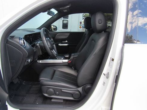 Used 2022 Mercedes-Benz EQB 300 4MATIC w/ Exclusive Package image 14