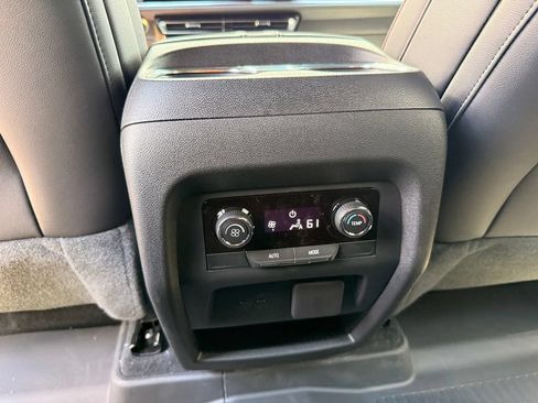 New 2026 Chevrolet Traverse Z71 w/ Enhanced Driving Package AWD/4WD image 30