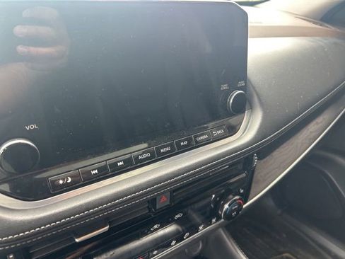 Used 2023 Nissan Rogue Platinum w/ Platinum Premium Package FWD image 32