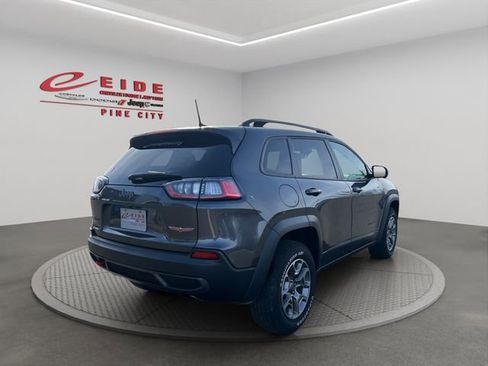 Used 2022 Jeep Cherokee Trailhawk image 6
