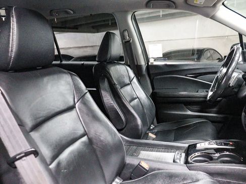 Used 2017 Honda Pilot Touring image 18