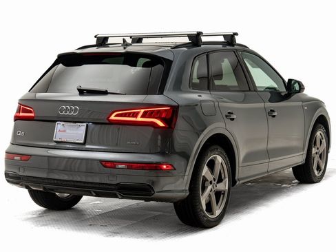 Used 2020 Audi Q5 2.0T Titanium Premium Plus w/ Premium Plus Package image 3