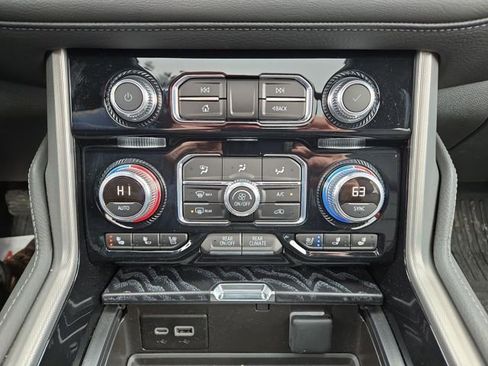 Used 2024 GMC Yukon Denali image 25