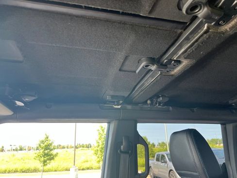 Used 2022 Ford Bronco Outer Banks AWD/4WD image 9