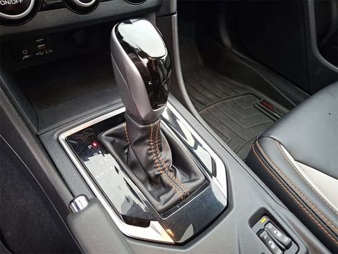 Used 2023 Subaru Crosstrek 2.5i Limited w/ Moonroof Package image 16