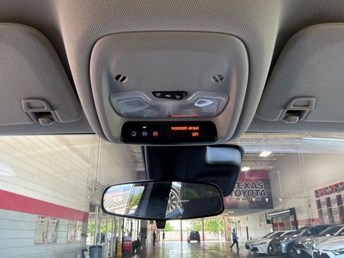 Used 2025 Buick Encore GX Preferred FWD image 14