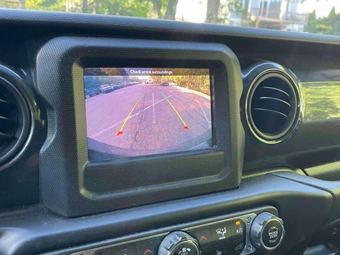 Used 2022 Jeep Wrangler Unlimited Sport AWD/4WD image 23