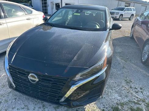 Used 2024 Nissan Altima 2.5 SV FWD image 22