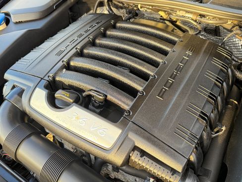 Used 2012 Porsche Cayenne image 76