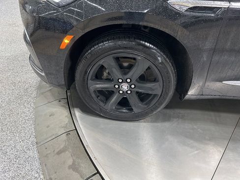 Used 2023 Buick Enclave Essence w/ Sport Touring Edition image 32