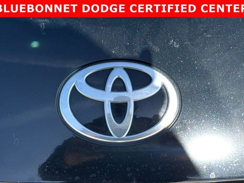 Used 2025 Toyota Camry XLE w/ Premium Plus Package image 7