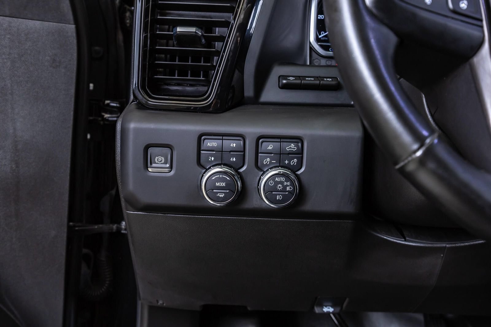Used 2024 GMC Sierra 1500 AT4 w/ Technology Package AWD/4WD image 21