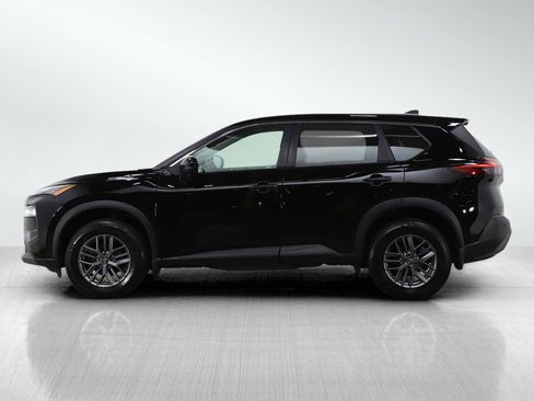 Used 2022 Nissan Rogue S image 2