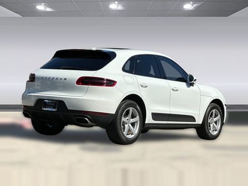Used 2018 Porsche Macan AWD/4WD image 9