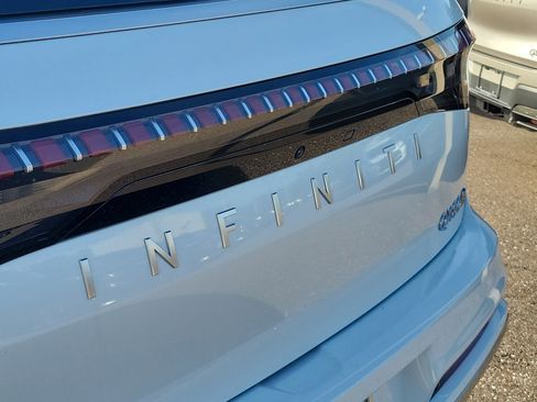 New 2026 INFINITI QX80 Luxe image 6