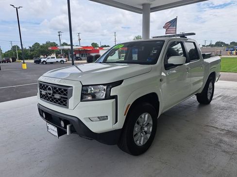 Used 2023 Nissan Frontier SV w/ SV Convenience Package AWD/4WD image 3
