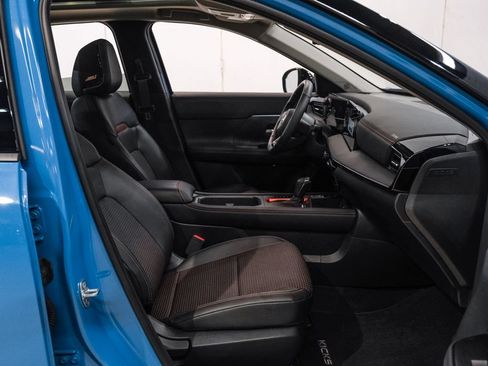 Used 2026 Nissan Kicks SR w/ SR Premium Package AWD/4WD image 35