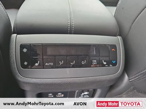 Used 2025 Nissan Pathfinder Platinum AWD/4WD image 31