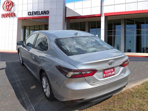 Used 2023 Toyota Camry LE AWD/4WD image 5