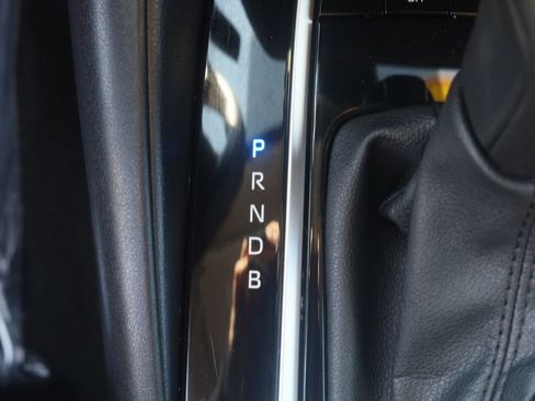Used 2020 Toyota Corolla LE FWD image 16