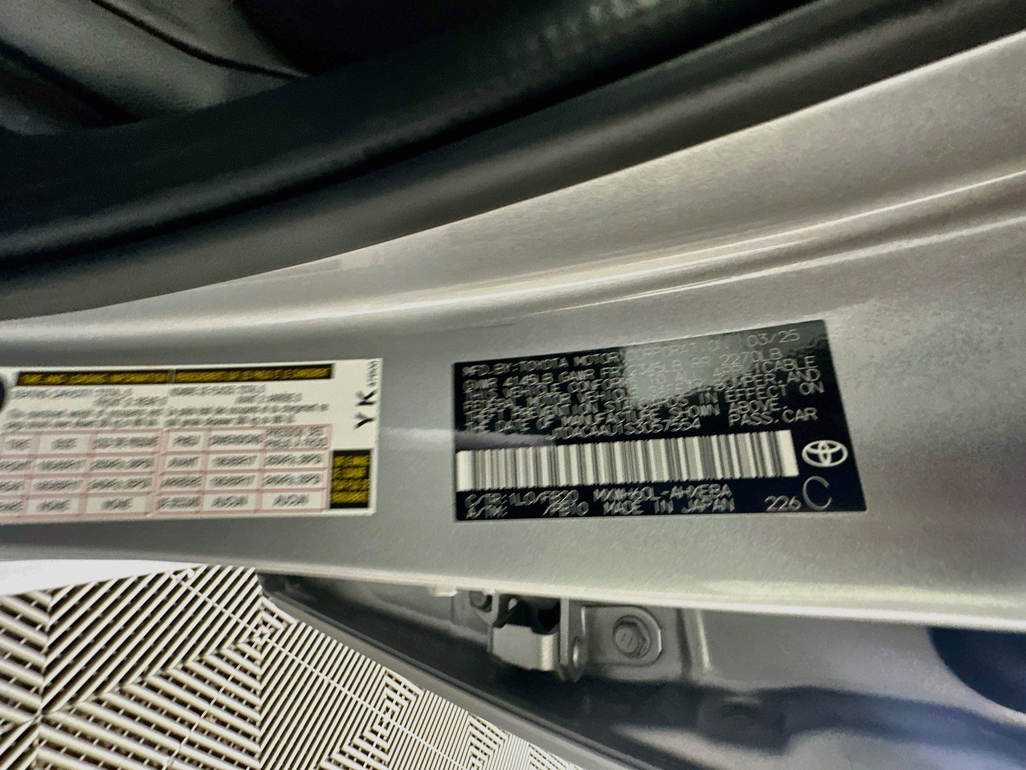Used 2025 Toyota Prius LE FWD image 12