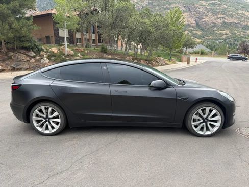 Used 2018 Tesla Model 3 Long Range RWD image 4