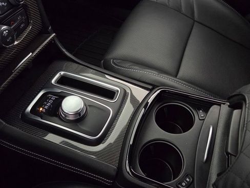 Used 2023 Chrysler 300 C image 27