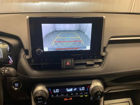 Used 2025 Toyota RAV4 XLE AWD/4WD image 21