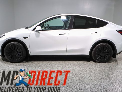 Used 2023 Tesla Model Y Long Range image 10