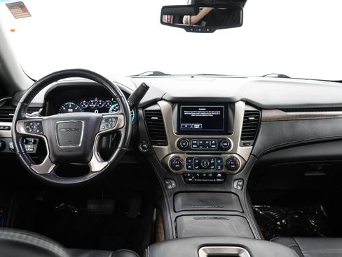 Used 2018 GMC Yukon XL Denali w/ Open Road Package AWD/4WD image 19