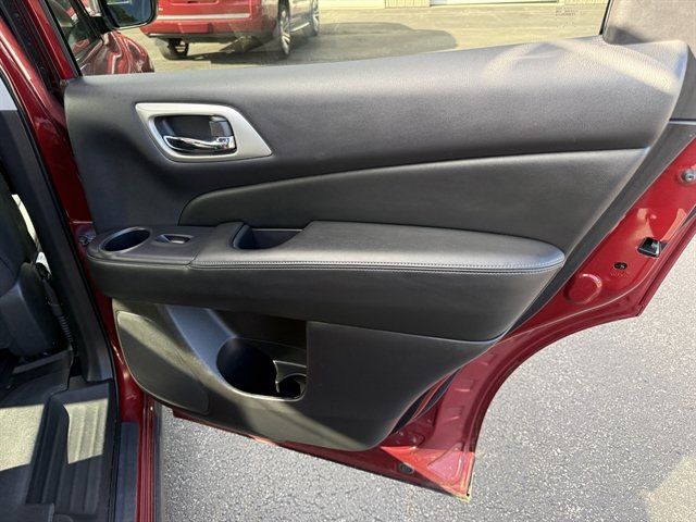Used 2018 Nissan Pathfinder S AWD/4WD image 38