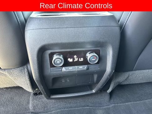 Used 2025 Buick Enclave Preferred FWD image 21