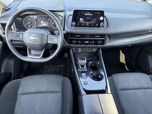 Used 2026 Nissan Rogue SV FWD image 2
