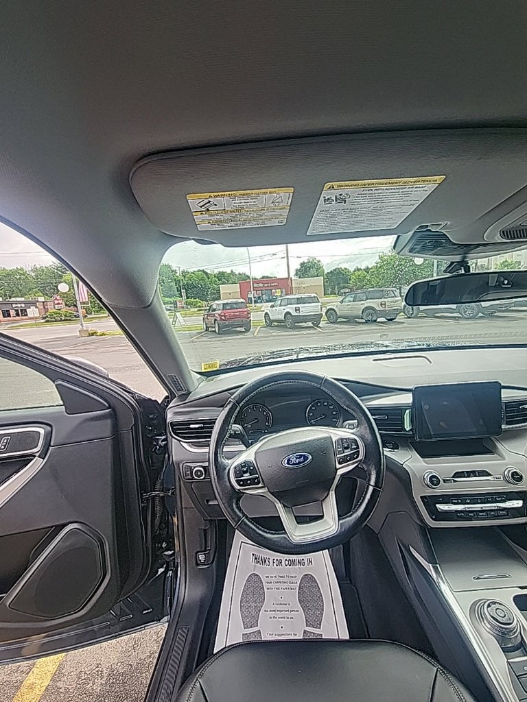 Used 2023 Ford Explorer XLT w/ Equipment Group 202A AWD/4WD image 2