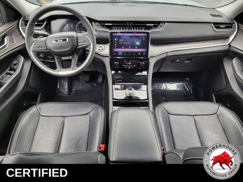Used 2023 Jeep Grand Cherokee Limited w/ Luxury Tech Group II RWD image 19