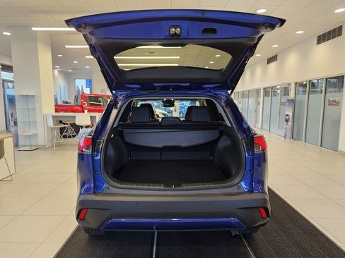 Used 2024 Toyota Corolla Cross XLE image 9