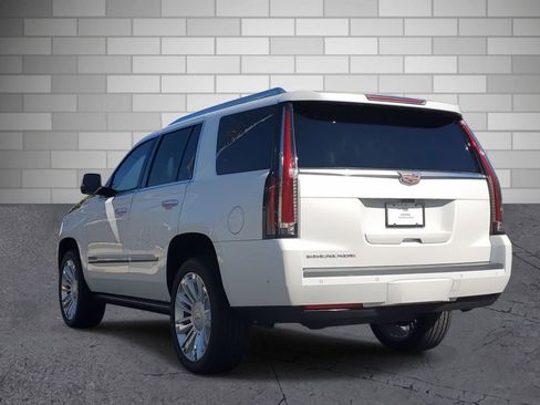 Used 2018 Cadillac Escalade Platinum image 3