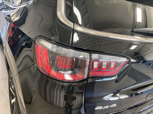 Used 2025 Jeep Compass Limited AWD/4WD image 33