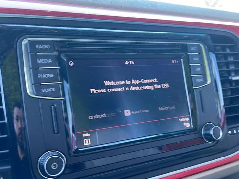 Used 2019 Volkswagen Beetle 2.0T SE w/ SE Premium Package FWD image 12