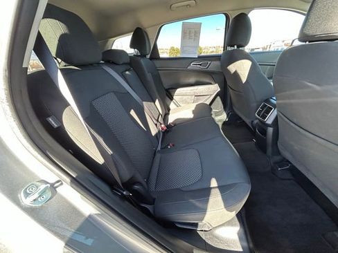 Used 2024 Kia Sportage LX image 27