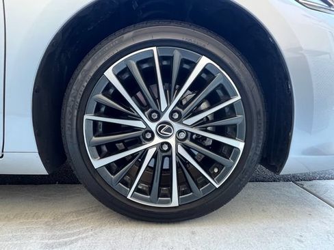 Used 2025 Lexus ES 350 w/ Premium Package FWD image 14