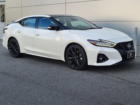 Used 2023 Nissan Maxima SR w/ Sport Mat Group image 6