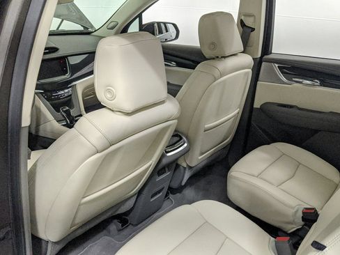 Used 2020 Cadillac XT6 Premium Luxury FWD image 31